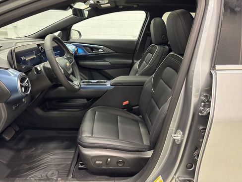 New 2026 Chevrolet Equinox EV LT w/ Convenience Package II AWD/4WD image 9