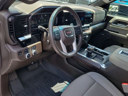 Used 2022 GMC Sierra 1500 SLT w/ SLT Premium Plus Package AWD/4WD image 21