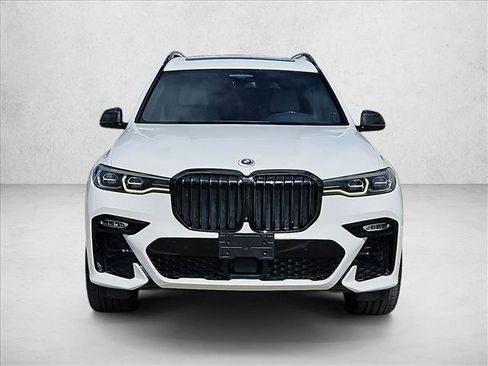 Used 2022 BMW X7 xDrive40i w/ M Sport Package image 2