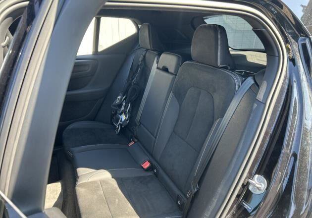 Used 2023 Volvo XC40 Recharge Ultimate w/ Protection Package Premier AWD/4WD image 12
