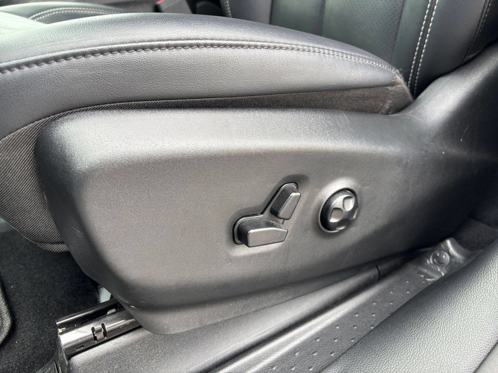 Used 2025 Chrysler Pacifica Select FWD image 21