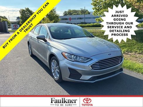 Used 2020 Ford Fusion SE FWD image 1