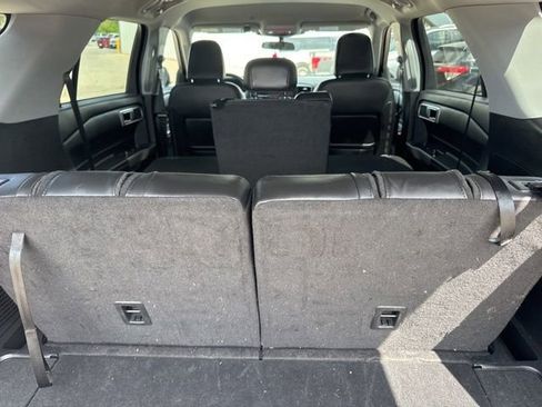 Used 2023 Ford Explorer XLT w/ Equipment Group 202A image 7