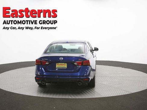 Used 2024 Nissan Altima 2.5 SR FWD image 36