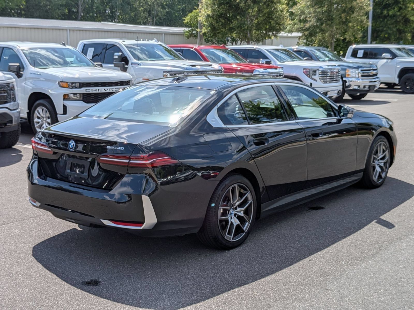 Used 2025 BMW i5 eDrive40i RWD image 3
