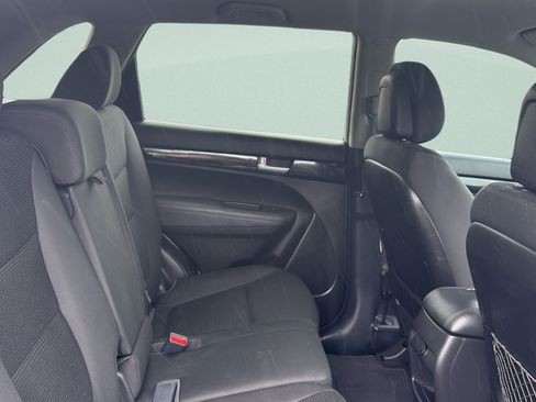 Used 2015 Kia Sorento LX AWD/4WD image 16