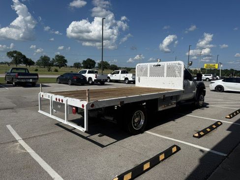 Used 2015 Ford F550 4x4 Regular Cab Super Duty image 2