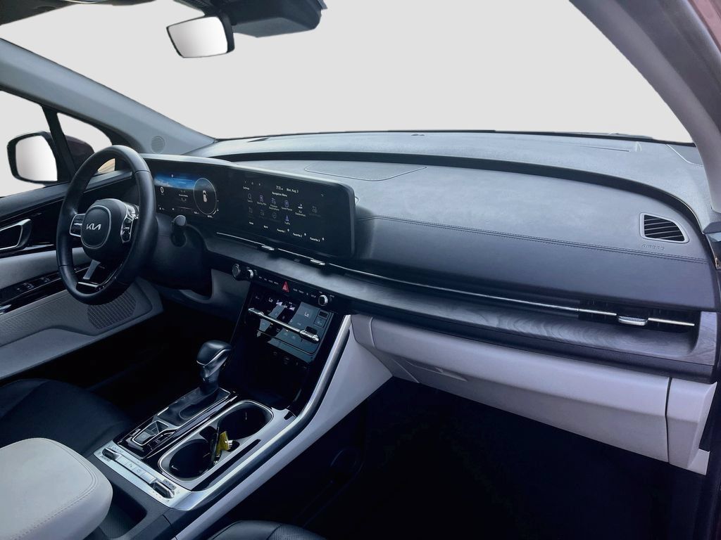 Used 2024 Kia Carnival SX FWD image 30