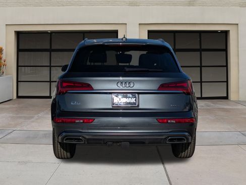 Used 2023 Audi Q5 2.0T Premium w/ Convenience Package image 5