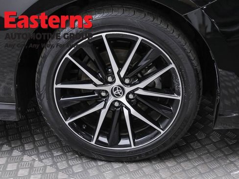 Used 2024 Toyota Camry SE image 30