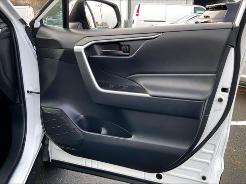 Used 2024 Toyota RAV4 LE image 22