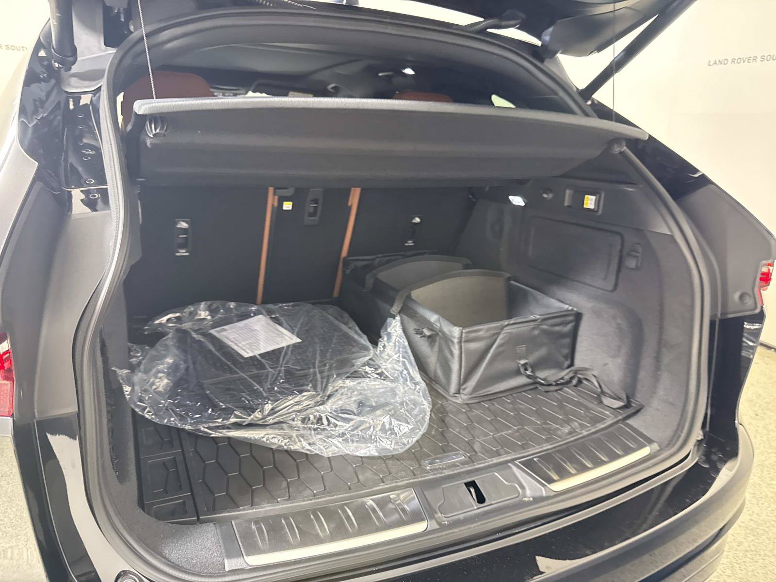 New 2026 Jaguar F-PACE R-Dynamic S AWD/4WD image 11