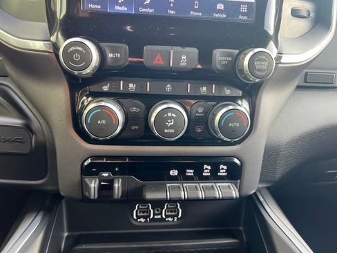 Used 2022 RAM 2500 Laramie w/ Night Edition image 15