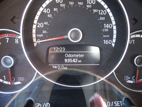 Used 2013 Volkswagen Beetle 2.0T image 7