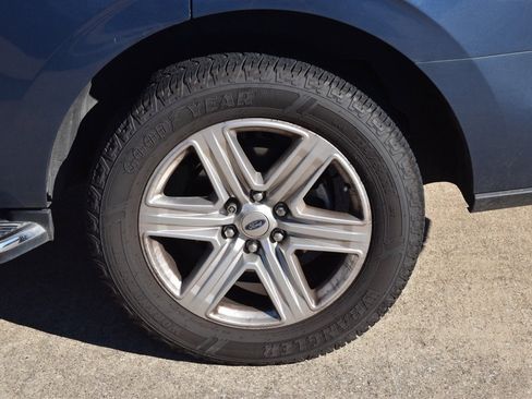 Used 2020 Ford Expedition XLT w/ Equipment Group 202A image 14