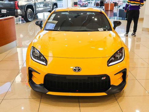 New 2026 Toyota GR86 YUZU Limited image 2