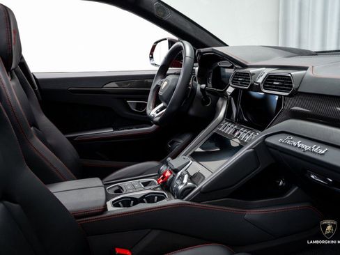 Used 2023 Lamborghini Urus S image 43