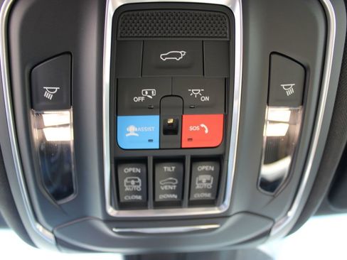 New 2026 Jeep Grand Cherokee L Limited w/ Limited Altitude Package AWD/4WD image 22