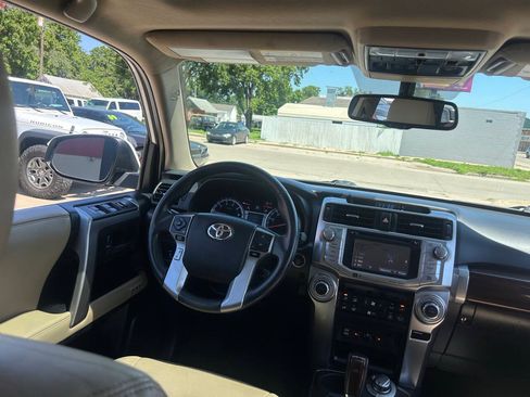 Used 2018 Toyota 4Runner Limited AWD/4WD image 18