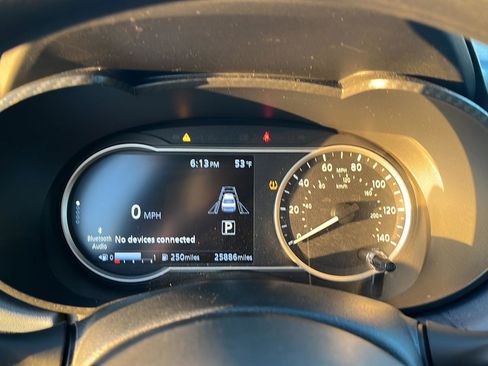 Used 2024 Nissan Versa SV w/ Trunk Package image 15