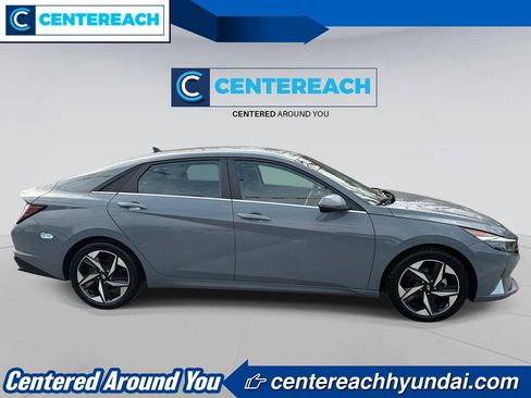 Used 2021 Hyundai Elantra Limited image 3