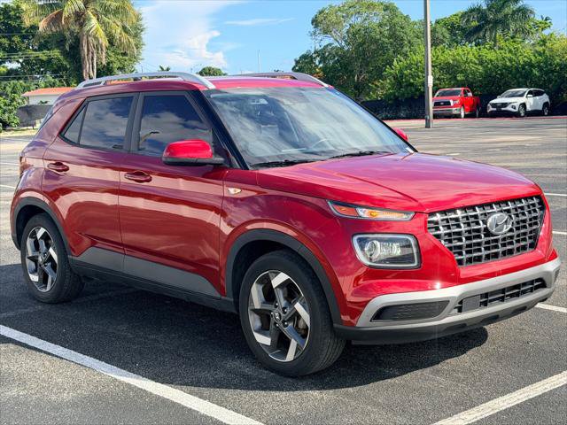 Used 2022 Hyundai Venue Limited w/ Cargo Package FWD image 9