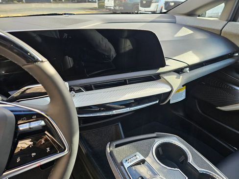 New 2026 Cadillac Optiq Luxury 1 image 30