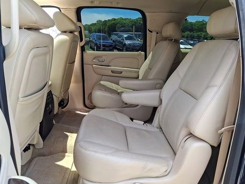 Used 2008 Cadillac Escalade ESV AWD image 15