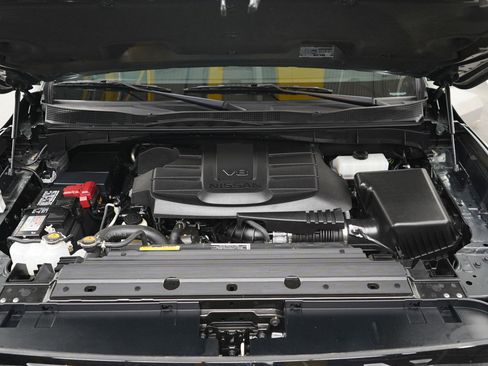 Used 2024 Nissan Titan SV w/ SV Bronze Edition Package AWD/4WD image 31