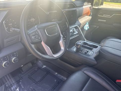 Used 2024 GMC Sierra 1500 Denali AWD/4WD image 12