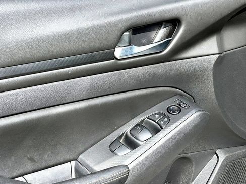Used 2024 Nissan Altima 2.5 SV w/ SV Premium Package FWD image 13