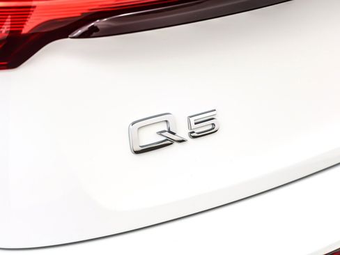 Used 2025 Audi Q5 2.0T Premium w/ Convenience Plus Package image 10