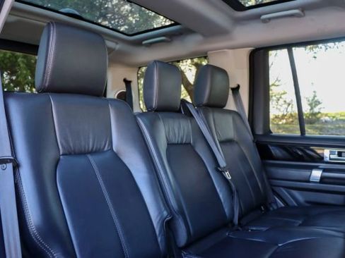Used 2015 Land Rover LR4 HSE LUX image 23
