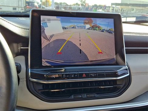 Used 2022 Jeep Compass Limited image 18