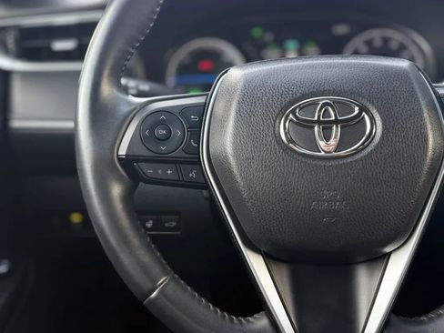 Used 2021 Toyota Venza Limited image 17