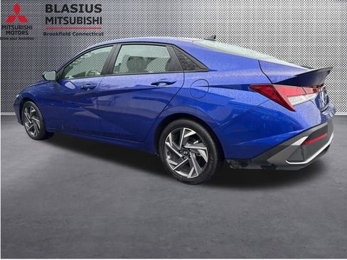 Used 2025 Hyundai Elantra Sport FWD image 14