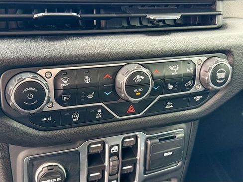 Used 2024 Jeep Gladiator Sport AWD/4WD image 24