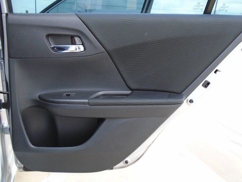 Used 2014 Honda Accord LX image 30