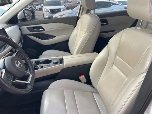 Used 2023 Nissan Rogue SL image 4