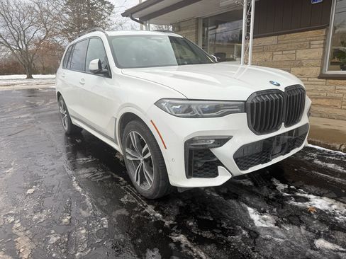 Used 2021 BMW X7 M50i image 3