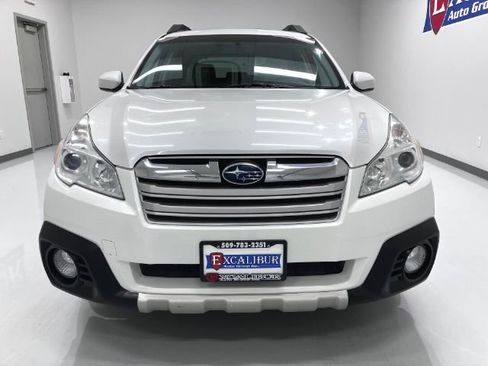 Used 2014 Subaru Outback 2.5i Limited w/ Moonroof Package image 3