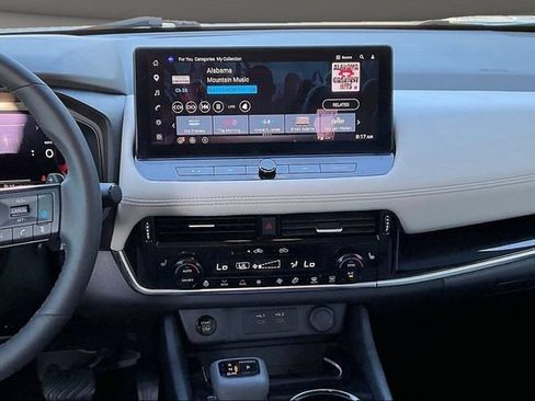 Used 2024 Nissan Rogue SL w/ SL Premium Package FWD image 6