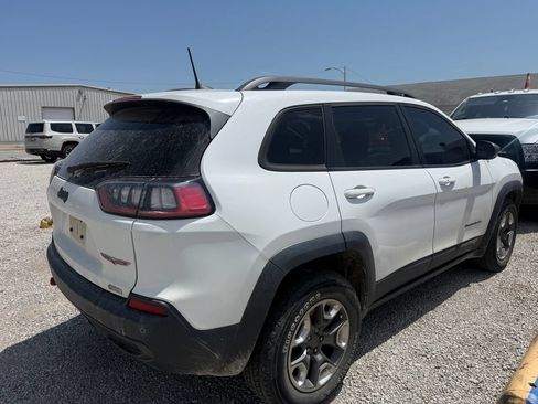 Used 2019 Jeep Cherokee Trailhawk w/ Cold Weather Group AWD/4WD image 6