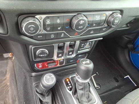 Used 2026 Jeep Wrangler Sport AWD/4WD image 31