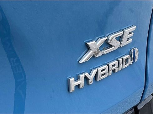 Used 2024 Toyota RAV4 XSE image 9