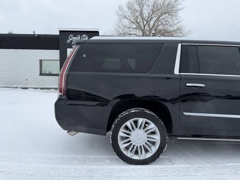 Used 2015 Cadillac Escalade ESV Platinum image 4