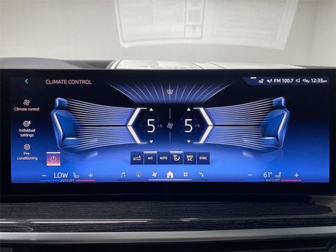 Used 2025 BMW X5 xDrive50e w/ M Sport Package AWD/4WD image 21
