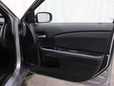 Used 2013 Chrysler 200 Touring image 23