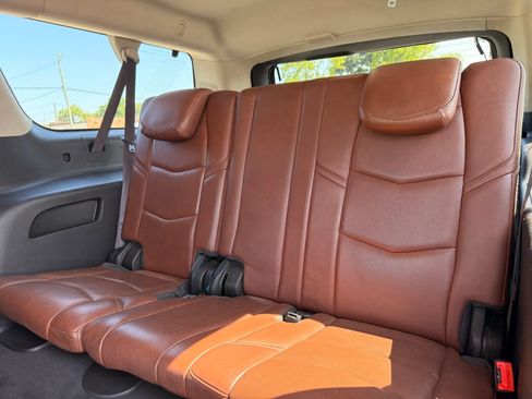 Used 2016 Cadillac Escalade ESV Premium AWD/4WD image 19