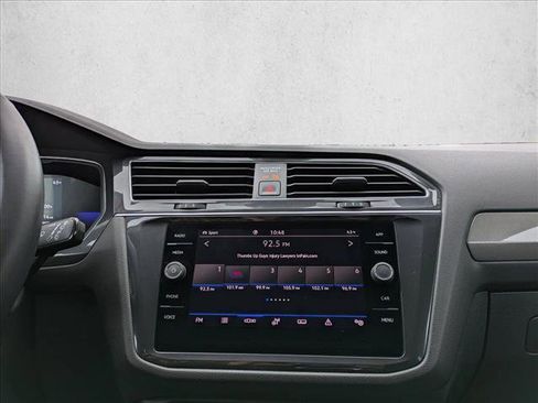 Used 2024 Volkswagen Tiguan SE image 12